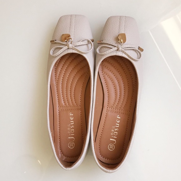 Flats Shoes - Picture 2 of 5